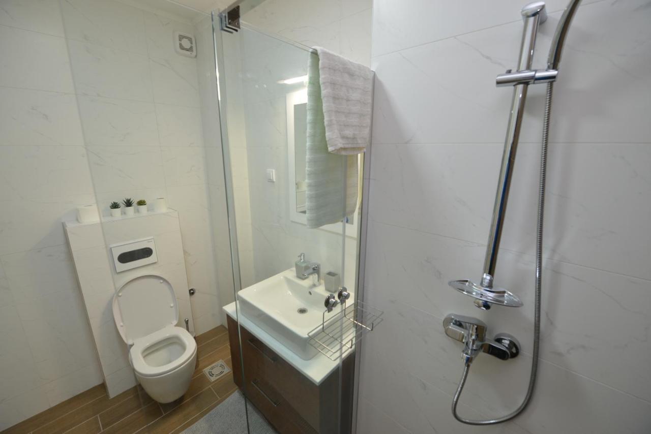 Apartment 54 City Center - Free Private Garage Novi Sad Exterior foto