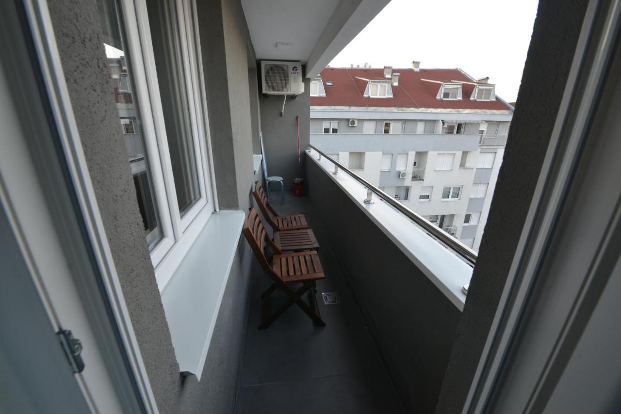 Apartment 54 City Center - Free Private Garage Novi Sad Exterior foto
